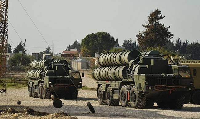 Η Τουρκία αγόρασε πυραύλους S-400 από τη Ρωσία – Ανησυχία στις ΗΠΑ.