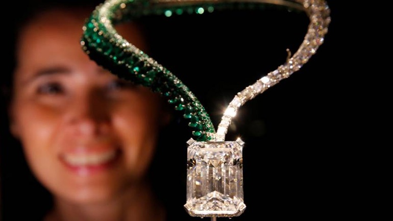 Το μεγαλύτερο διαμάντι πωλήθηκε για 34 εκατ. δολάρια