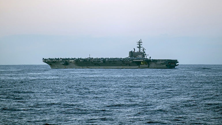 Αεροσκάφος του αμερικανικού Πολεμικού Ναυτικού κατέπεσε στον Ειρηνικό – Διασώθηκαν 8 από τους 11 επιβάτες
