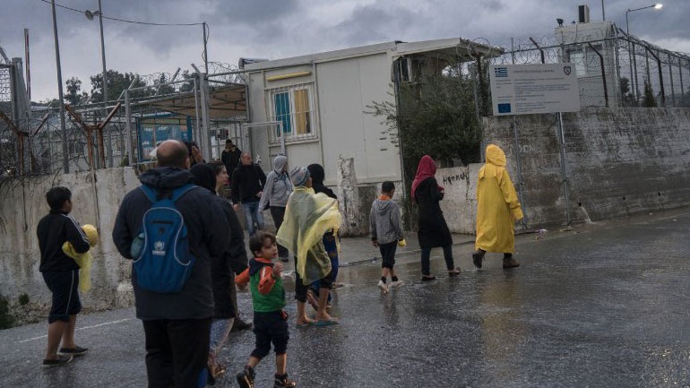 Σκάνδαλο με τους πρόσφυγες στη Λέσβο