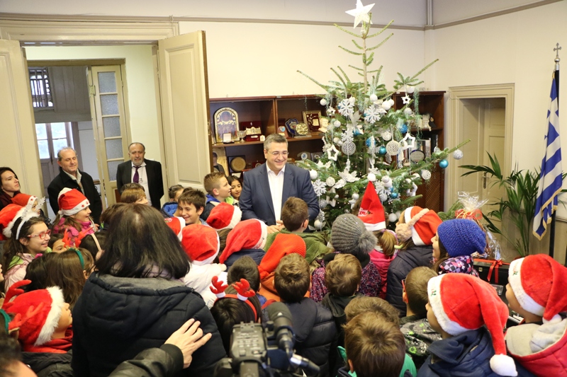 Χριστουγεννιάτικα κάλαντα και ευχές στην Περιφέρεια Κεντρικής Μακεδονίας