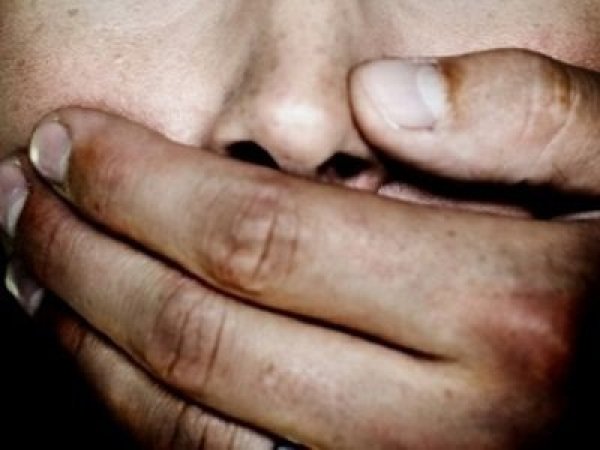 Λάρισα: Ανατριχιαστική υπόθεση με σεξουαλική κακοποίηση ανήλικου αγοριού – Η φρικτή παγίδα των δύο ευρώ