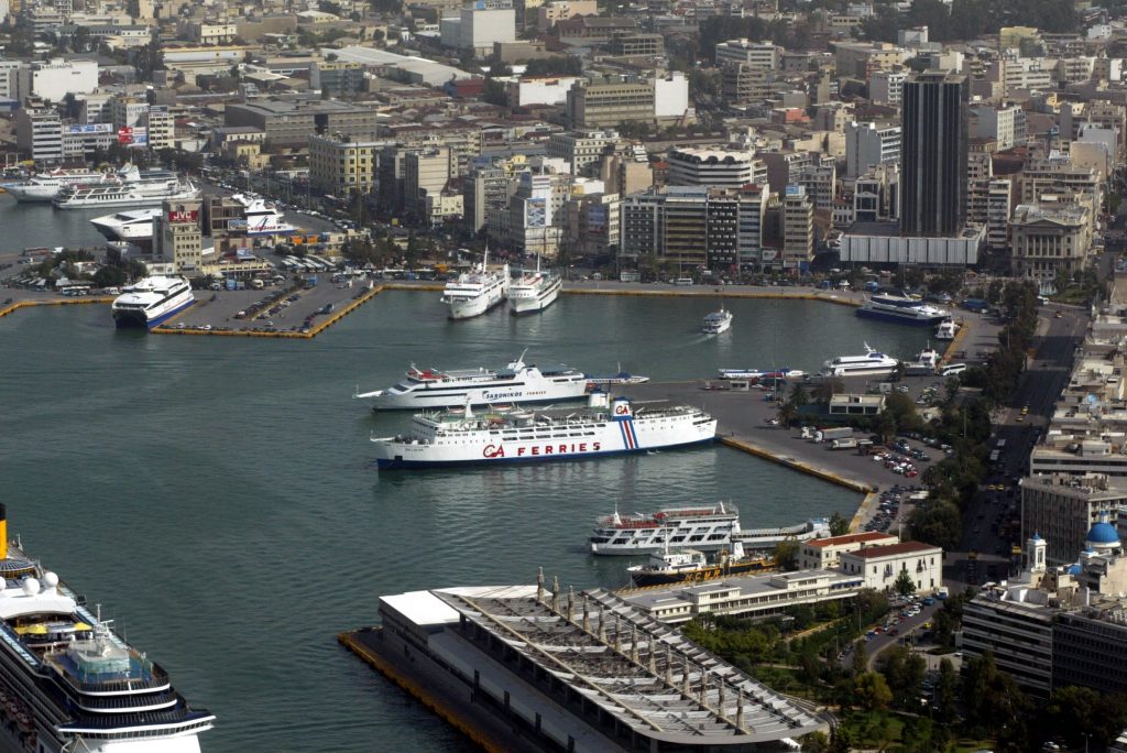 Το λιμάνι Πειραιά ετοιμάζεται να υποδεχθεί το μεγαλύτερο πλοίο της ιστορίας του