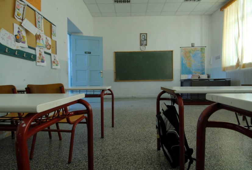Τι απαντά το Υπουργείο Παιδείας για την έναρξη των μαθημάτων στις 9 από τη νέα σχολική χρονιά
