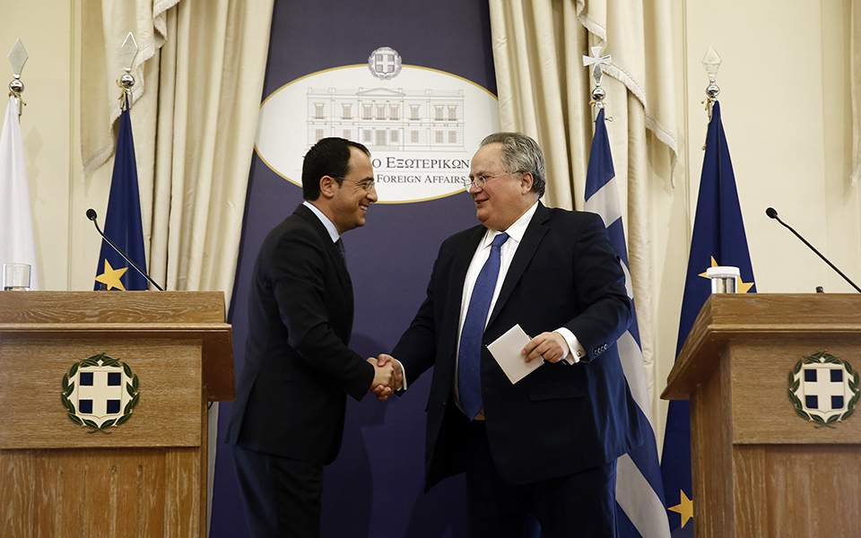 Ενισχυμένη και συντονισμένη συνεργασία Ελλάδας-Κύπρου συμφώνησαν Κοτζιάς-Χριστοδουλίδης