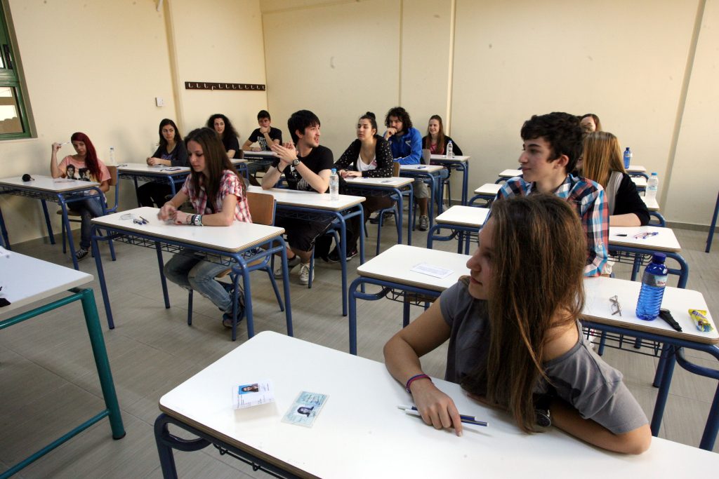 Επιστροφή στις δέσμες εξετάζει το Υπουργείο Παιδείας για τα Γενικά Λύκεια