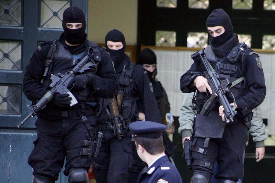 Επιχείρηση της Αντιτρομοκρατικής: 14 συλλήψεις για χρηματοδότηση τρομοκρατικής οργάνωσης