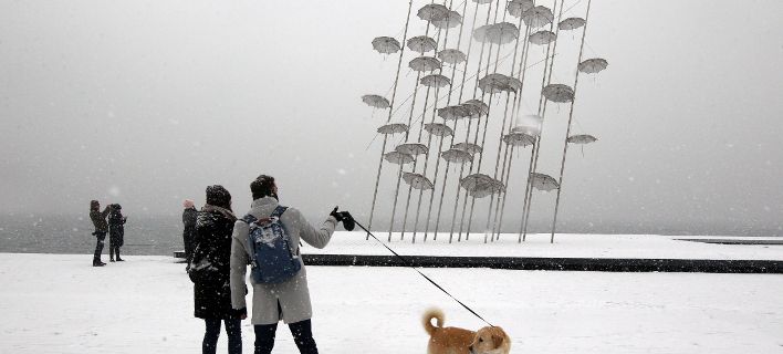 Θεσσαλονίκη: Κλειστά σχολεία και δικαστήρια -Προβλήματα στο «Μακεδονία» λόγω νέφωσης