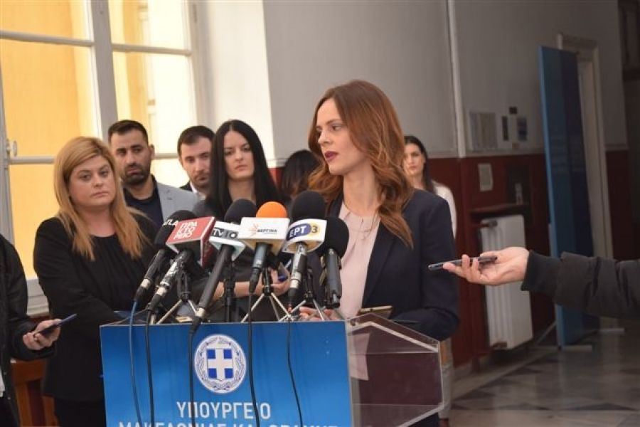 Έφη Αχτσιόγλου: Αρχές Απριλίου θα “ανοίξει” η πλατφόρμα για τη ρύθμιση χρεών στα ασφαλιστικά ταμεία