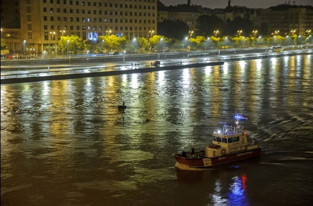 Τραγωδία στον Δούναβη: Μειώνονται οι ελπίδες να βρεθούν επιζώντες του ναυαγίου