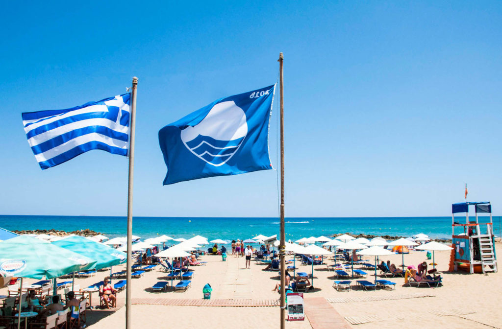 Γαλάζιες σημαίες: Στη 2η θέση παγκοσμίως η Ελλάδα – Σαρωτική πρωτιά για τη Χαλκιδική
