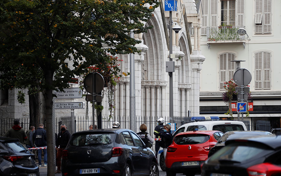Γαλλία: Επίθεση με μαχαίρι στη Νίκαια – Τρεις νεκροί (εικόνες)