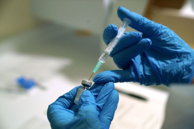 Μαγιορκίνης-Δημόπουλος: Στο 79% η αποτελεσματικότητα των εμβολίων (2 δόσεις) για τη μετάλλαξη Δέλτα