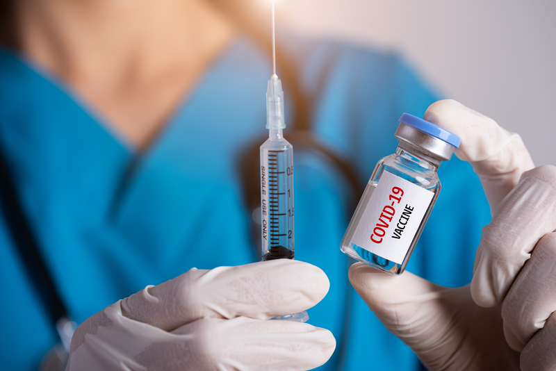 Κορωνοϊός-Eρευνα ΕΚΠΑ: Αντισώματα για τουλάχιστον ένα έτος έχουν οι πλήρως εμβολιασμένοι