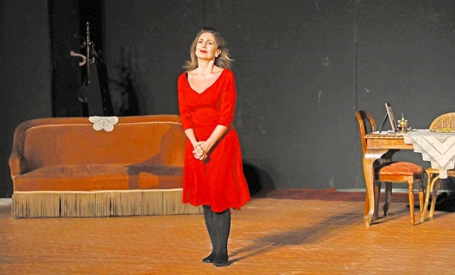 ‘’Η πόρνη από πάνω’’  Το αριστούργημα του Αντώνη Τσιπιανίτη με την Κατερίνα Διδασκάλου Ανοιχτό Θέατρο Γιαννιτσών – Τετάρτη 1 Σεπτεμβρίου