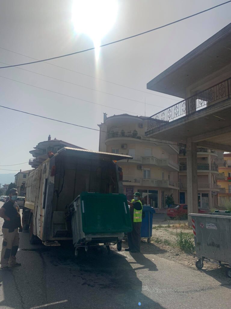 Απολύμανση και πλύσιμο κάδων και δρόμων στο Δήμο Αλμωπίας
