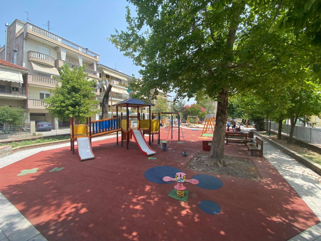 Kατασκευή κι επισκευή πάρκων και πλατειών του Δήμου Αλμωπίας