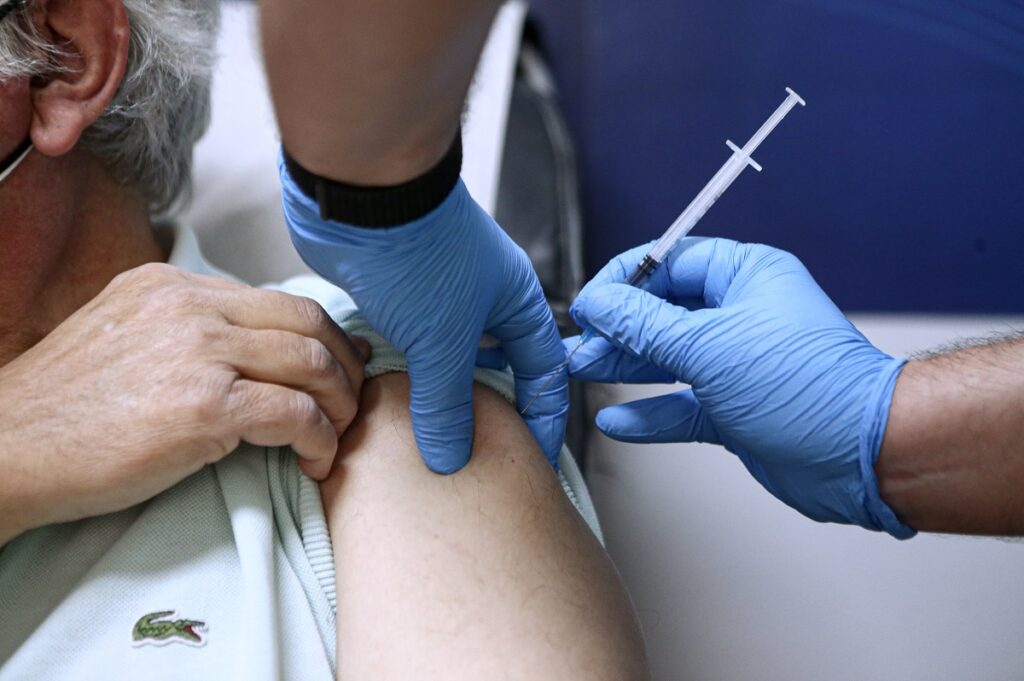 Πάνω από 600.000 οι αντιγριπικοί εμβολιασμοί – Οι 10 ομάδες αυξημένου κινδύνου που πρέπει να σπεύσουν