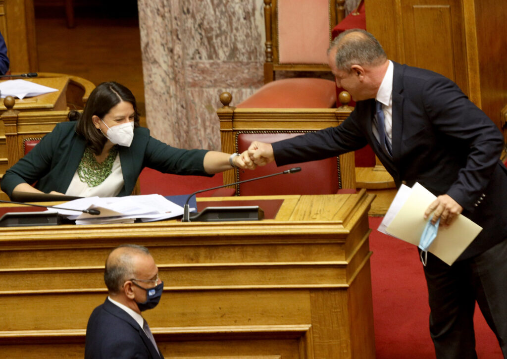 Συνάντηση Σταμενίτη – Κεραμέως για την προμήθεια ηλεκτρονικού υλικού στα σχολεία Α/θμιας και Β/θμιας
