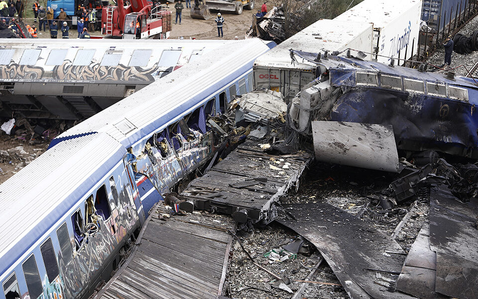 Δυστύχημα στα Τέμπη: «Ηταν η κακιά ώρα» -Παραδέχτηκε το μοιραίο λάθος του ο σταθμάρχης