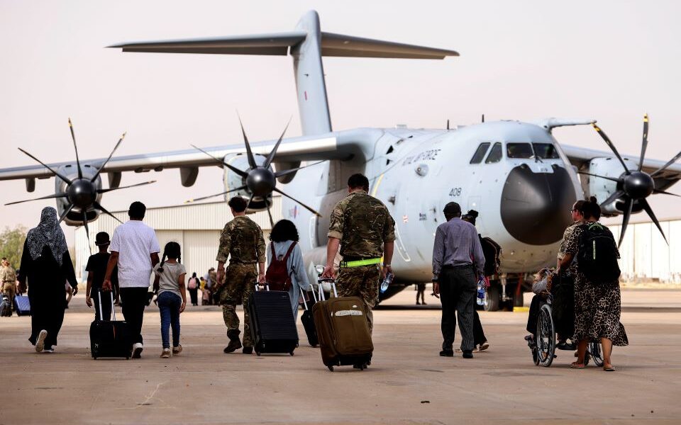 Σουδάν: Πυρά RSF κατά τουρκικού αεροσκάφους μεταφοράς ξένων πολιτών
