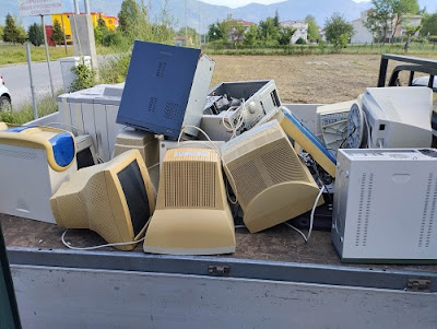 Δήμος Αλμωπίας: Καταστροφή ηλεκτρονικών συσκευών σχολείων λόγω φθοράς ή παλαιότητας