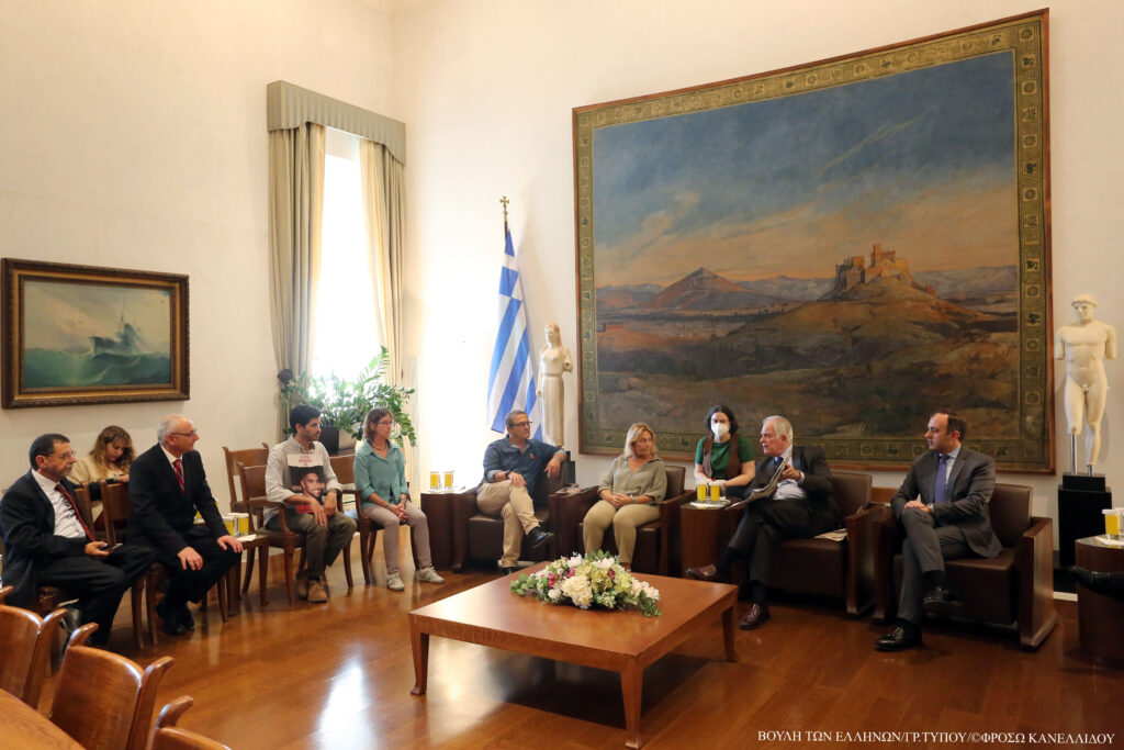 Συνάντηση Προέδρου Βουλής με συγγενείς των ομήρων  που έχουν απαχθεί από την Hamas