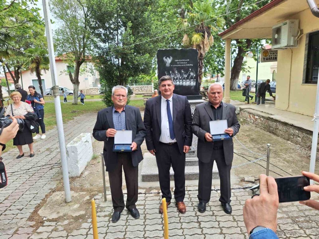 Δήμος Πέλλας- Κοινότητα Δυτικού: Σε κλίμα συγκίνησης τα αποκαλυπτήρια του Μνημείου Γενοκτονίας Ποντίων