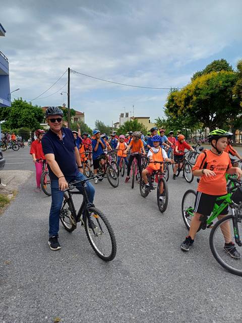 Ποδηλατοδρομία από μαθητές του 5ου Δημοτικού Σχολείου Γιαννιτσών- Συνάντηση με τον Δήμαρχο