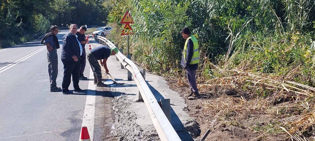 Εργασίες συντήρησης τεχνικών παράπλευρα της Εθνικής Οδού 2 (Τμήμα Ροζαρίου προς Μαυροβούνι)