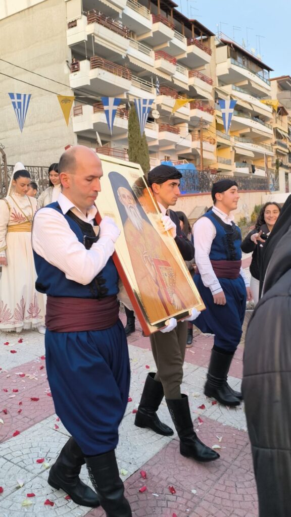 ΛΑΜΠΡΗ ΥΠΟΔΟΧΗ ΤΗΣ ΙΕΡΑΣ ΕΙΚΟΝΟΣ ΤΟΥ ΑΓΙΟΥ ΚΑΛΛΙΝΙΚΟΥ ΣΤΑ ΓΙΑΝΝΙΤΣΑ