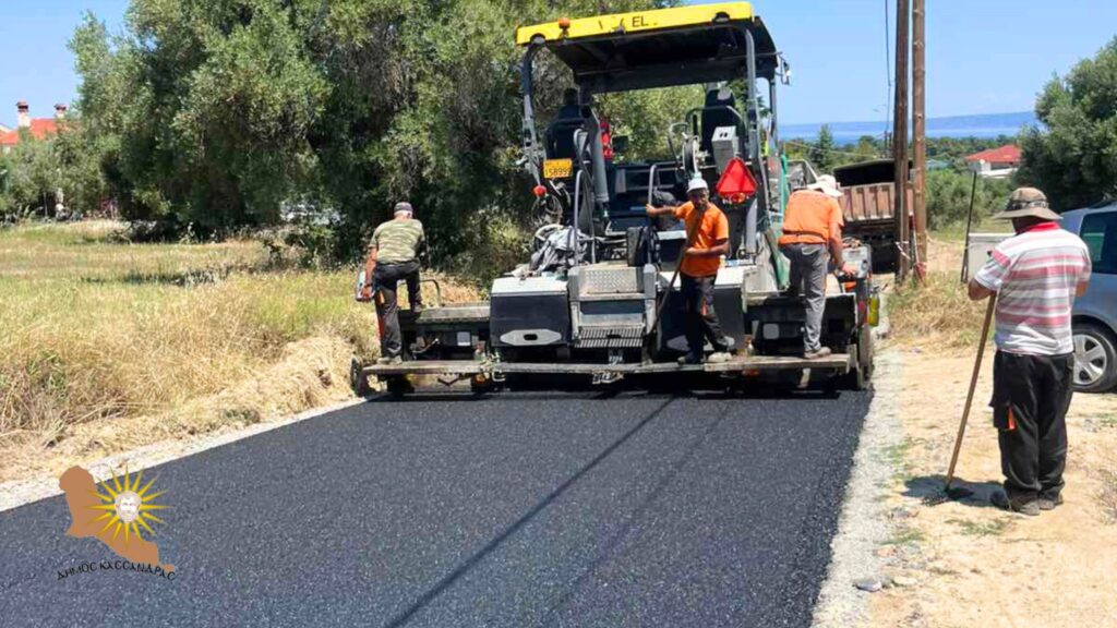 Ασφαλτοστρώσεις στην περιοχή Πευκοχωρίου Γλαροκάβου από τον Δήμο Κασσάνδρας