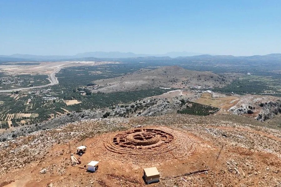 Η ΝΙΚΗ κατά της εγκατάστασης ραντάρ στο προϊστορικό μνημείο της Παπούρας στο Ηράκλειο