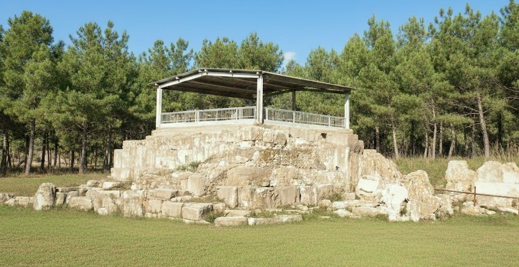 Ο θησαυρός που ρημάζει στην Πέλλα και οι απόντες πολιτικοί, δήμος και φορείς