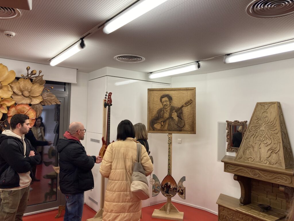 Προβολή της ξυλογλυπτικής τέχνης από τη Βιβλιοθήκη Καλαμπάκας