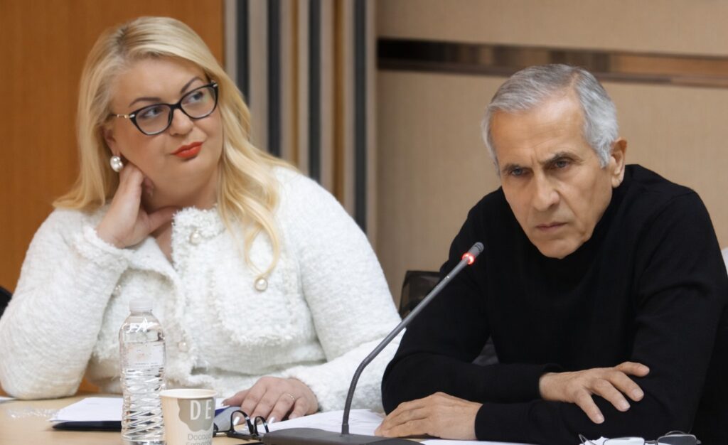 Συμπτώσεις, ανεξαρτητοποιήσεις και θεσμικά φάουλ στο Δήμο Πέλλας (VIDEO)