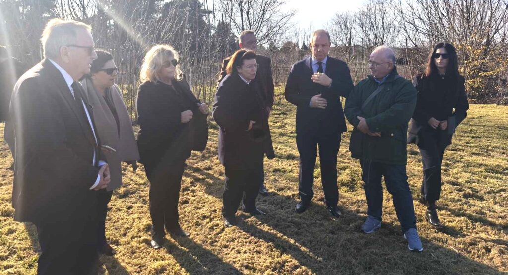 Μετά την επίσκεψη της Μενδώνη ο Δήμος Πέλλας υποβαθμίζει τον πολιτισμό     Ένα  πολιτικό λάθος με πολλά ερωτήματα